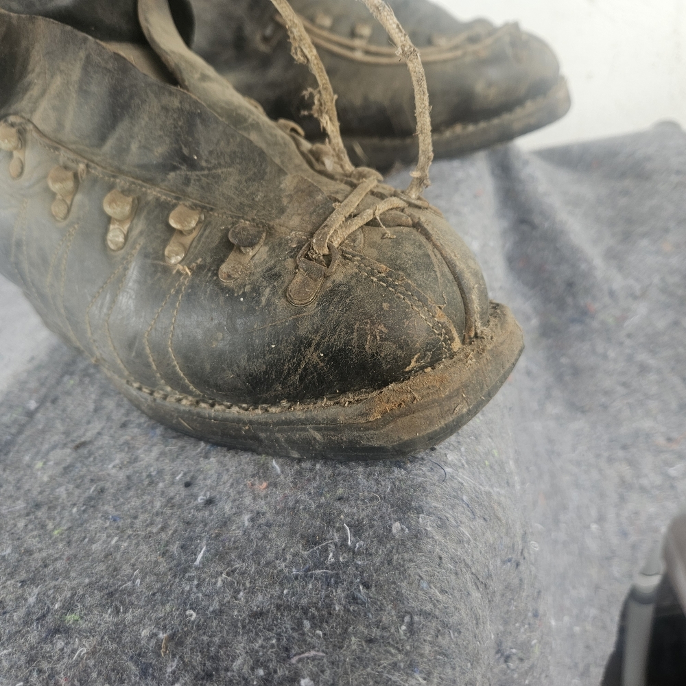 Vintage Black Leather Men's Shoes